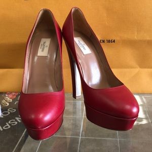 Valentino pumps